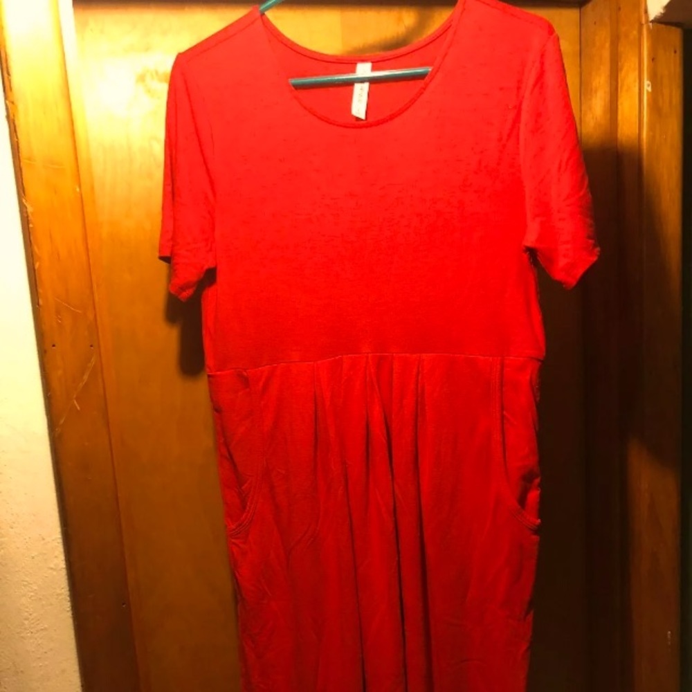Zena a Premium Maxi Dress Short Sleeve with Pockets Size Large